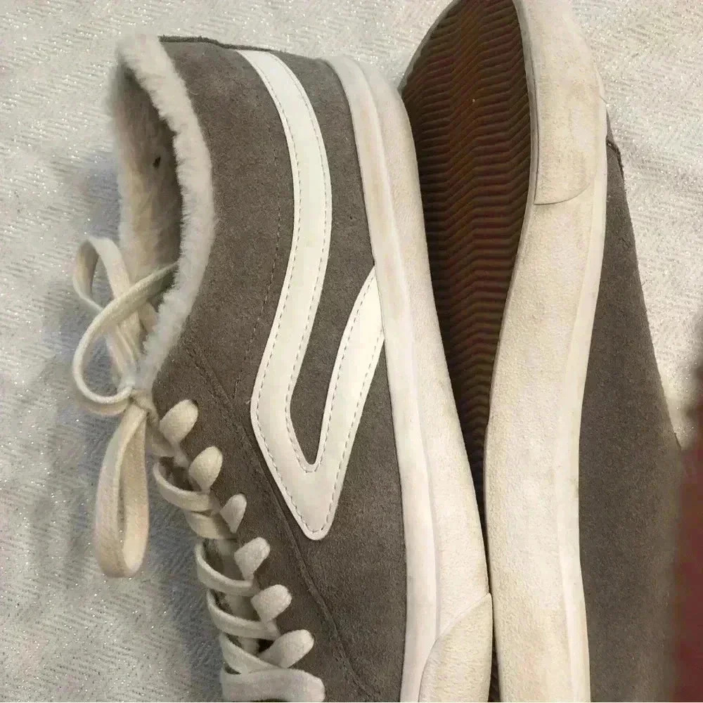 Lucky Brand faux fur lined sneakers. Size 8.5 - Picture 4 of 6